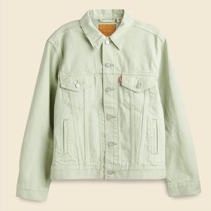 Levi's Premium Women's Ex-Boyfriend Trucker Jean
Jacket. Brand New!